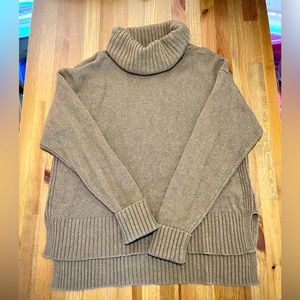 Anthropologie pullover oversized women’s xs sweater.